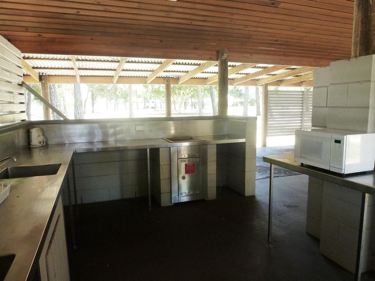 Nrma Woodgate Beach Holiday Park Exteriör bild